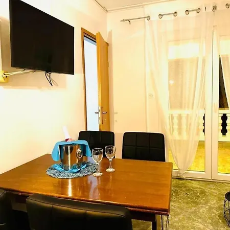 Apartman With Parking Space Srima - Vodice, - 23744 *