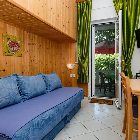 With Parking Space Srima - Vodice, - 23744 Apartamento Vodice