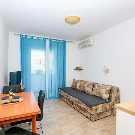 With Parking Space Srima - Vodice, - 23744 Apartamento Vodice