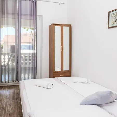 With Parking Space Srima - Vodice, - 23744 Apartamento *